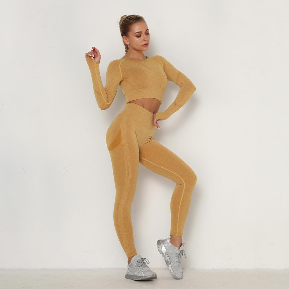Seamless Gym Outfit Set – Top + Women's Leggings