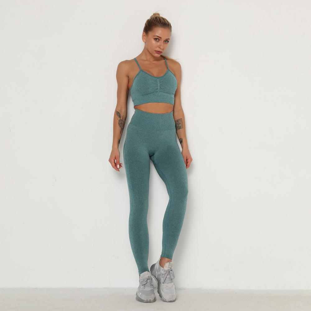 Seamless Gym Outfit Set – Top + Women's Leggings